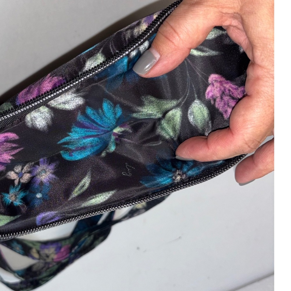 Lug Swivel | Convertible Quilted | Floral Bloom Crossbody Bag Adjustable Strap - Picture 9 of 15
